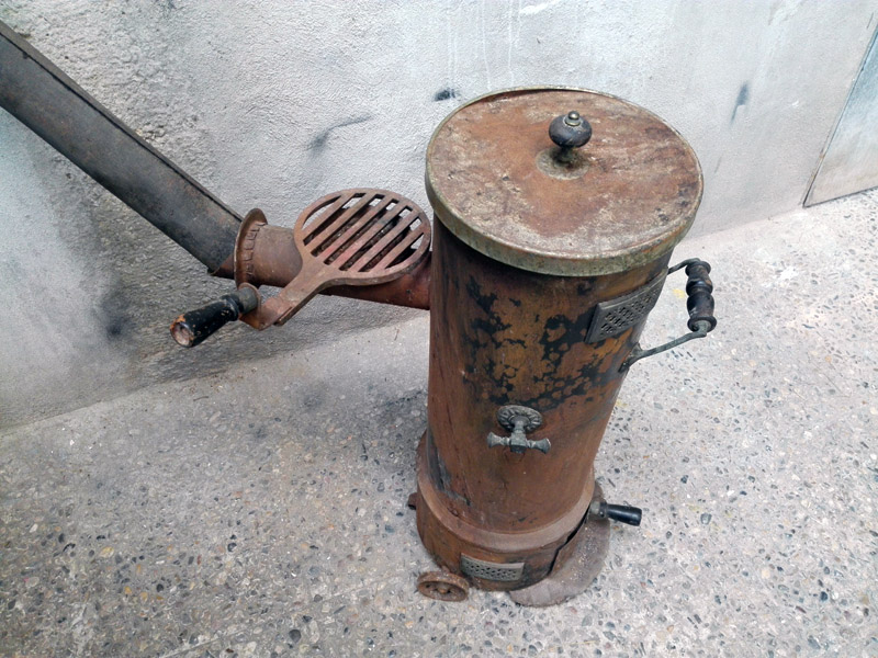 cocina estufa 1888 3ruedas chimenea o8.2 metal cobre 87-92.5x30-35x30-42-68 1u